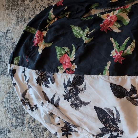 INC Shirt long sleeve button Half black half white flower print - Picture 4 of 4